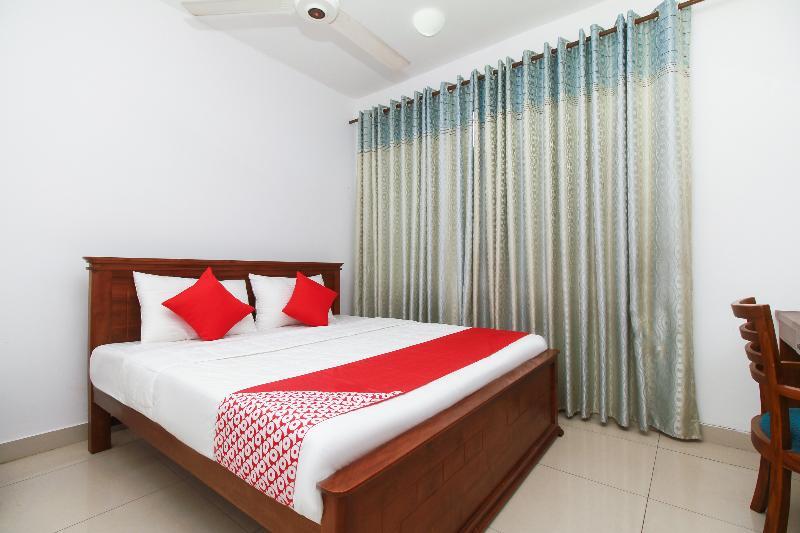Oyo 126 Reliance Hotel Kolombo Bagian luar foto