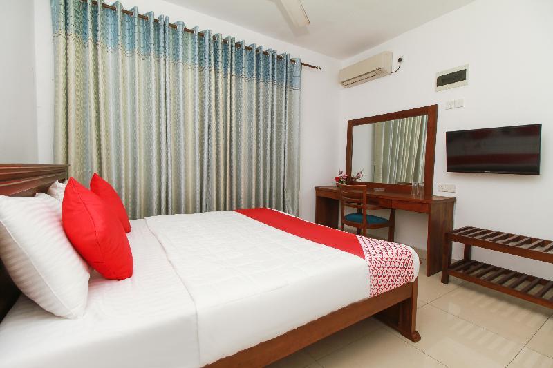 Oyo 126 Reliance Hotel Kolombo Bagian luar foto
