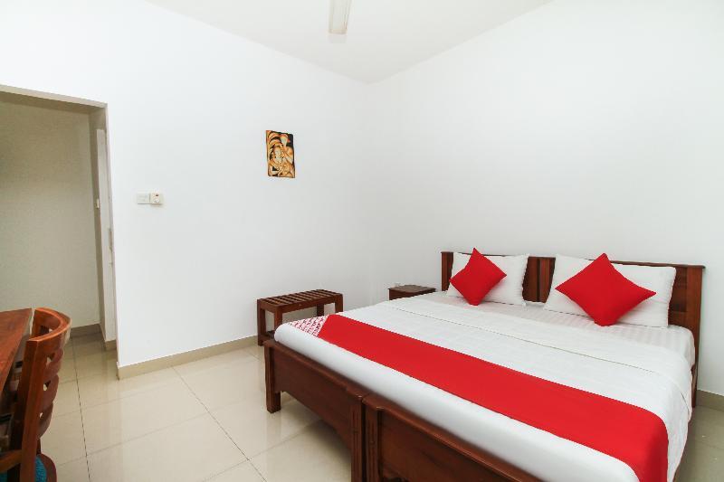 Oyo 126 Reliance Hotel Kolombo Bagian luar foto