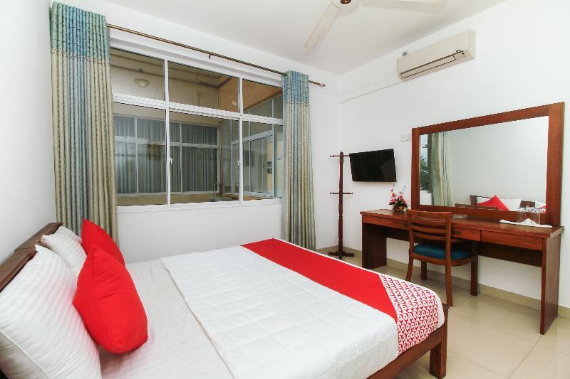 Oyo 126 Reliance Hotel Kolombo Bagian luar foto